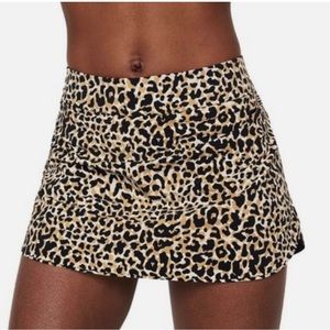 Outdoor Voices leopard exercise skort size small
